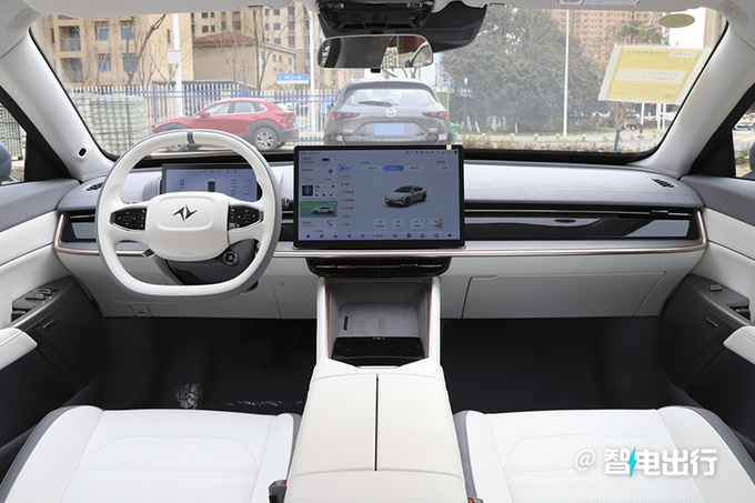 东风eπ008上半年预售增程/纯电都有 PK理想L8-图10