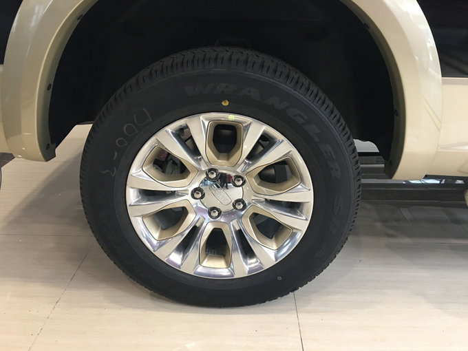 道奇公羊长角号硬朗霸气 运动气质引关注-图6