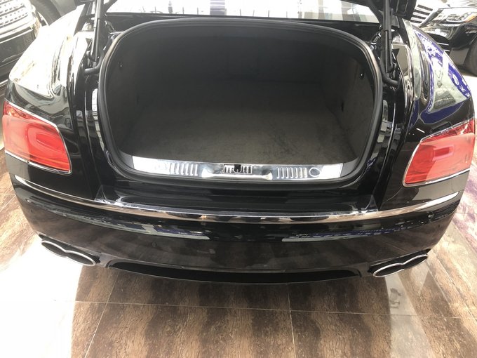 18款宾利飞驰高端豪车 高速驾驶寻求刺激-图11