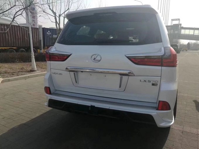 18款雷克萨斯LX570 降税价格裸利惠全国-图3