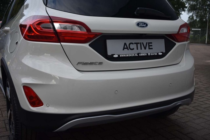 福特嘉年华跨界版实拍搭悬浮式屏幕/配置丰富-图5