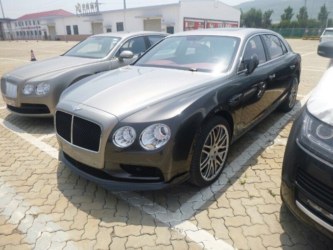 18款宾利飞驰V8S行情 高贵身姿震撼登场-图11