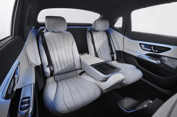 全新一代北京奔驰E级上市售价区间44.9-52.98万元-图18