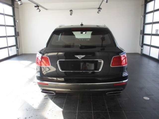 18款宾利添越四座天窗 豪轿代表作秒杀中-图3