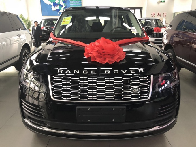 18款路虎揽胜行政3.0汽油加长现车优惠-图3
