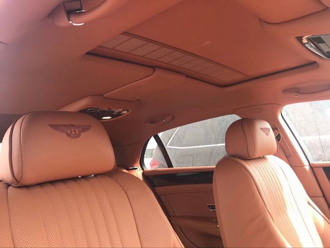 18款宾利飞驰V8S 超帅外形降价走量冲榜-图7