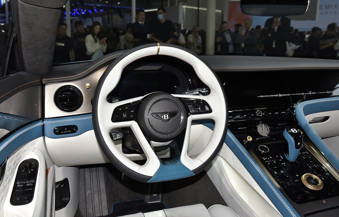 2024粤港澳车展宾利Batur车型首度于华南公开亮相-图6