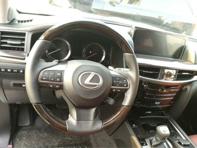 雷克萨斯LX570中东版 日系顶级SUV全揭秘-图6