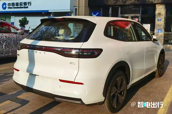 吉利银河E5首发全新内饰设计 搭魅族车机-图3