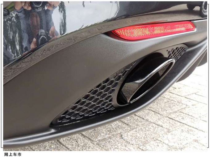 阿尔法罗密欧Giulia实拍搭2.0T/配倒三角格栅-图4