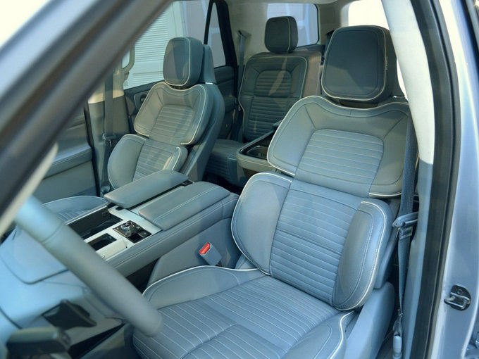 18款林肯领航员 豪华品质越野车咆哮底价-图6