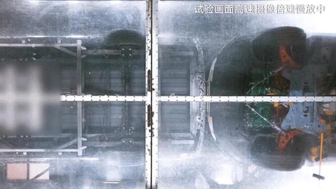 吉利银河L6挑战高速连环追尾魔鬼碰打破逢撞必烧魔咒-图2