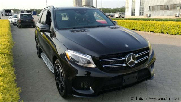 奔驰GLE550E混动3.0T 轻盈身姿18款详配-图1