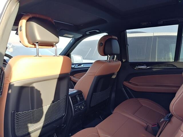 新款奔驰GLS450升级提高 操控安全稳定性-图9