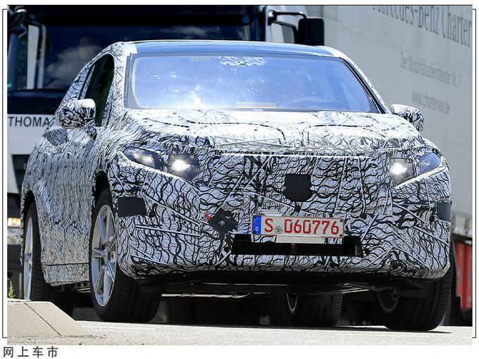 奔驰全新纯电SUV亮相 与EQS同平台/支持超速率充电-图2