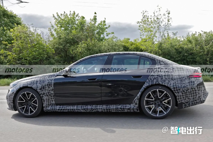 宝马全新M5低伪谍照曝光年底前开售/换XM同款引擎-图5