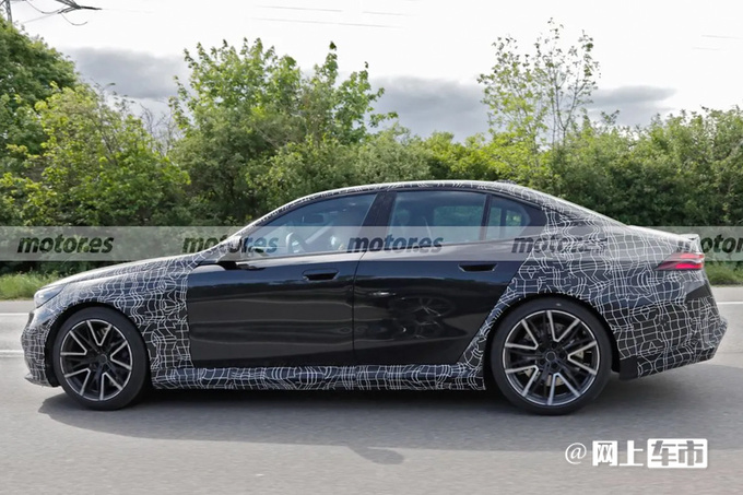 宝马全新M5低伪谍照曝光年底前开售/换XM同款引擎-图5