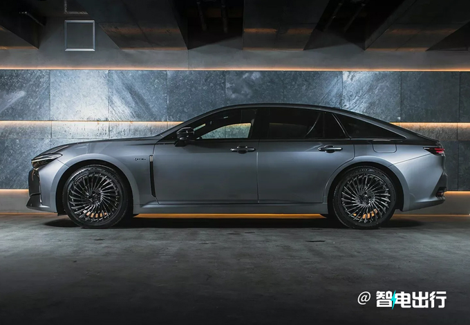 丰田全新皇冠轿车官图发布下月上市/尺寸媲美A6L-图2