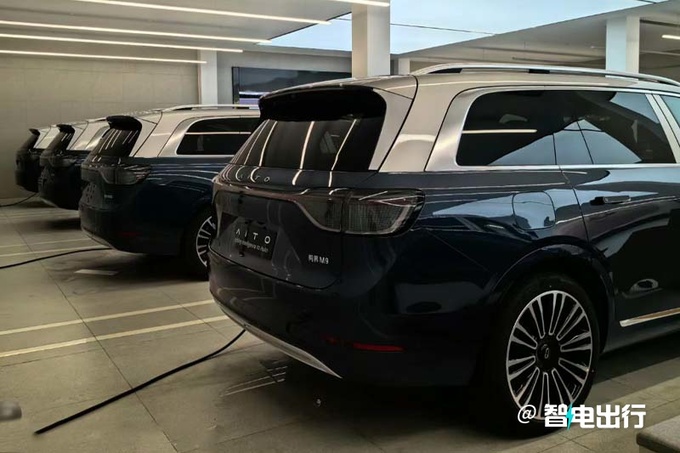 问界M9变相降价至高5万累计大定超4万台-图5