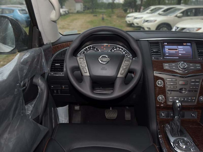 18款日产途乐4.0L 硬朗动感中东越野畅惠-图5