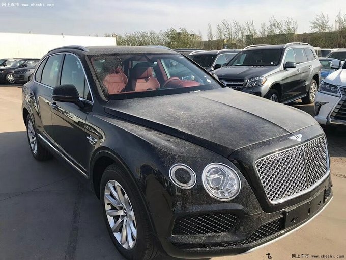 18款宾利添越4.0柴油V8 钢琴黑4座行动价-图1