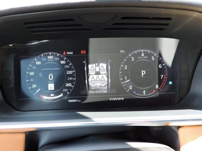 18款路虎揽胜行政升级换新颜 价位聚划算-图5