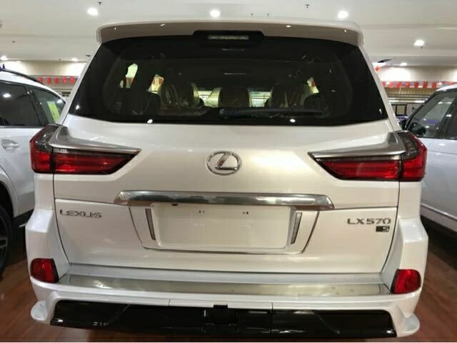 18款雷克萨斯LX570 限量版瞬间底价惠抢-图3