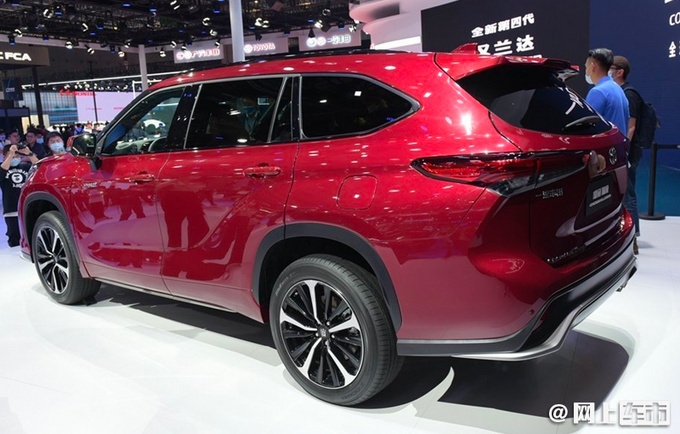 丰田将推出全新皇冠轿车 改用前轮驱动/配矩阵大灯-图7