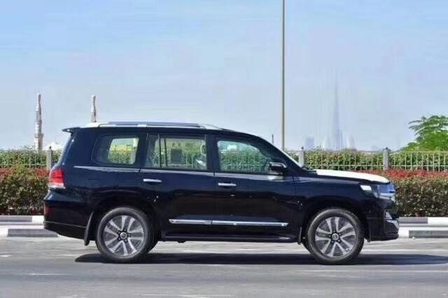 2019款丰田酷路泽4000 GT版顶配最新售价-图8