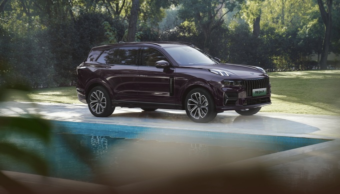 新款领克09 EM-P上市售价30.78万元起标配翻滚?；は低?图3