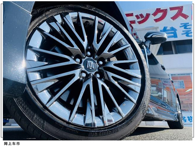 丰田皇冠实拍曝光前脸配大尺寸格栅/搭混合动力-图5