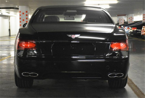 18款宾利飞驰V8S限量版 动力速度难置信-图8