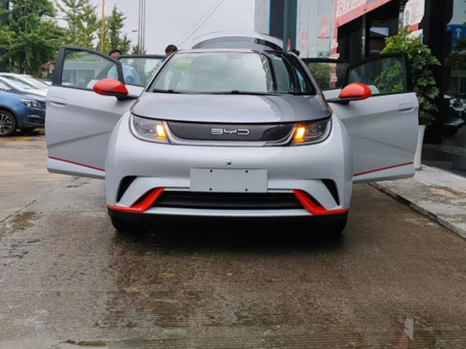 比亚迪海豚实拍曝光搭刀片电池/今日即将预售-图1