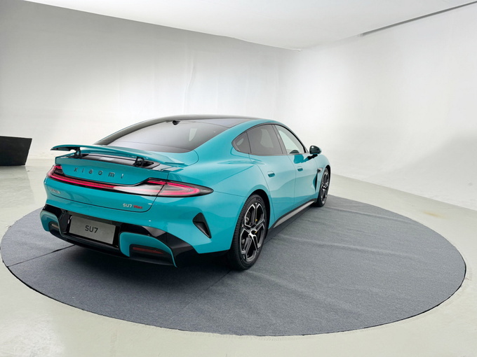 刷新多项造车记录 小米全球首款C级纯电轿车小米SU7有什么亮点-图2