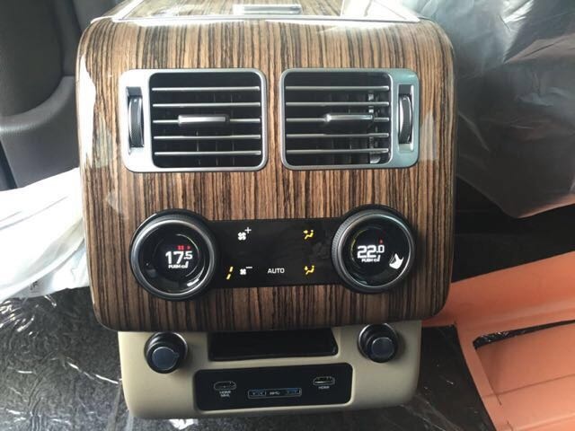 18款路虎揽胜行政3.0汽油加长现车优惠-图11