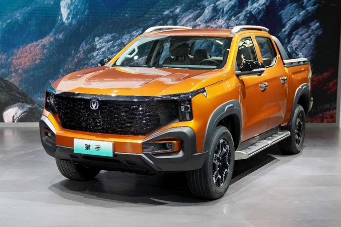 用车成本骤降+续航里程飙升 全球首款超级增程皮卡首发亮相-图1