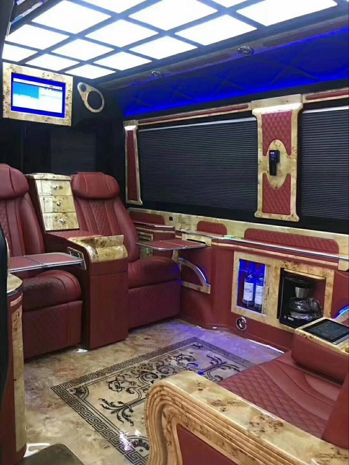 奔驰斯宾特颜值担当 高端商务加饰不加价-图6