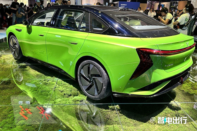 红旗纯电H5开启盲订预计15万起售 11月上市-图3
