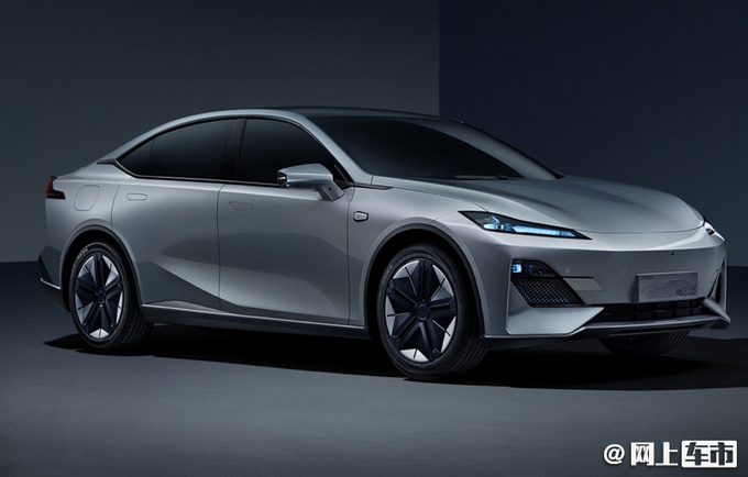 长安全新纯电轿车亮相比Model 3大 预计15万起售-图1