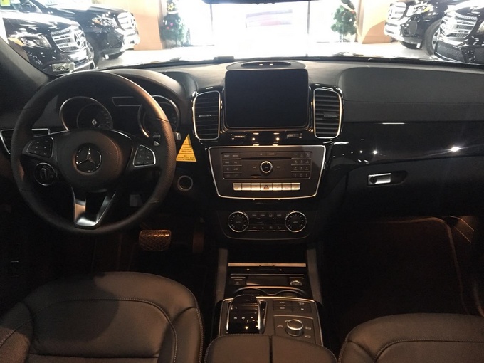 奔驰GLS450加版AMG 18款现车价格超特惠-图7