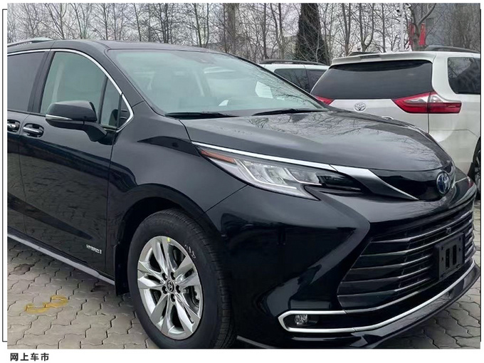 丰田全新塞纳到港实拍搭2.5L混动/年内正式发布-图4