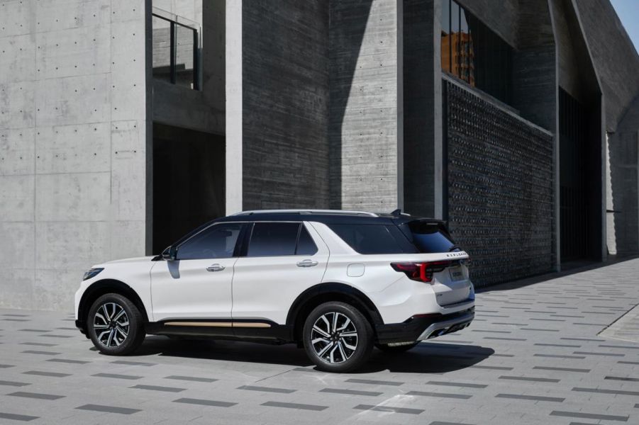 不到40万就能坐上百万级豪车这台车直接秒杀BBA-图2