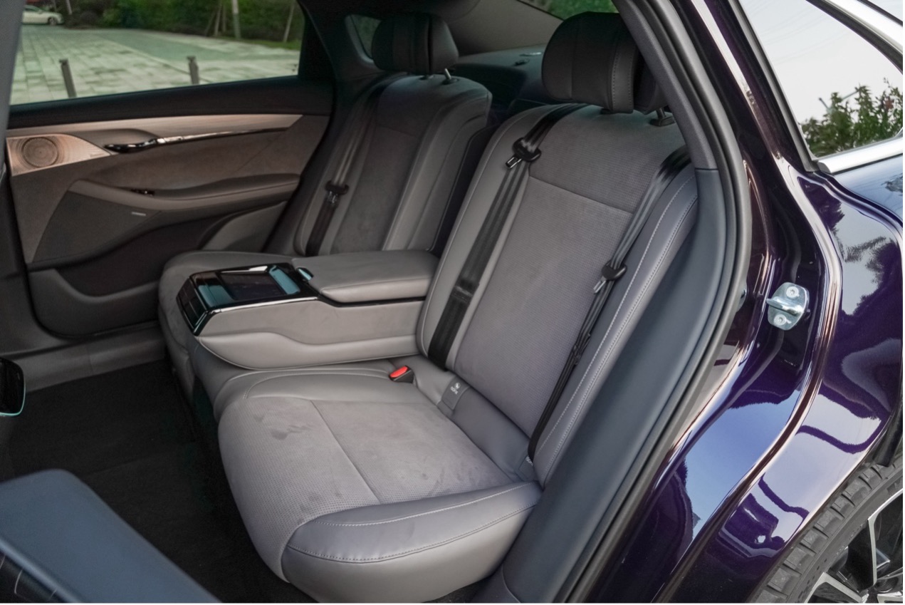 開創(chuàng)混動豪華新時代 嵐圖追光PHEV到底值不值-圖10