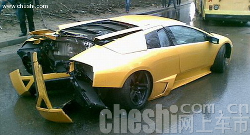 兰博基尼Murcielago车祸