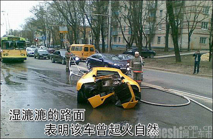 兰博基尼Murcielago车祸