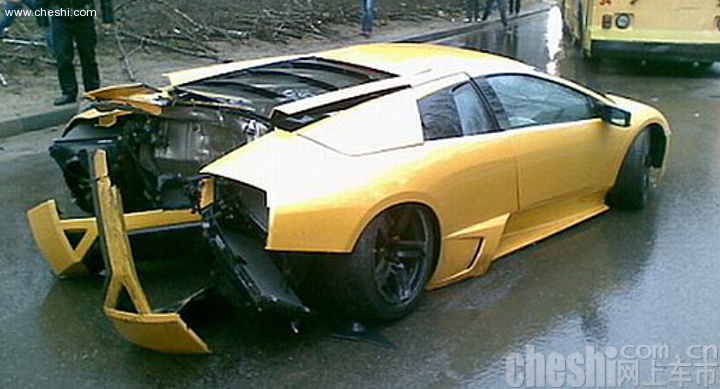 兰博基尼Murcielago车祸