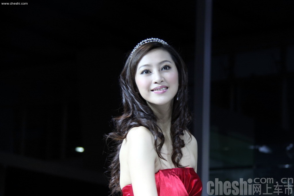 保时捷知性美女