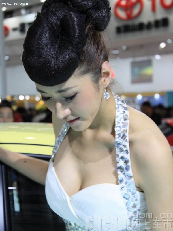 美胸模特