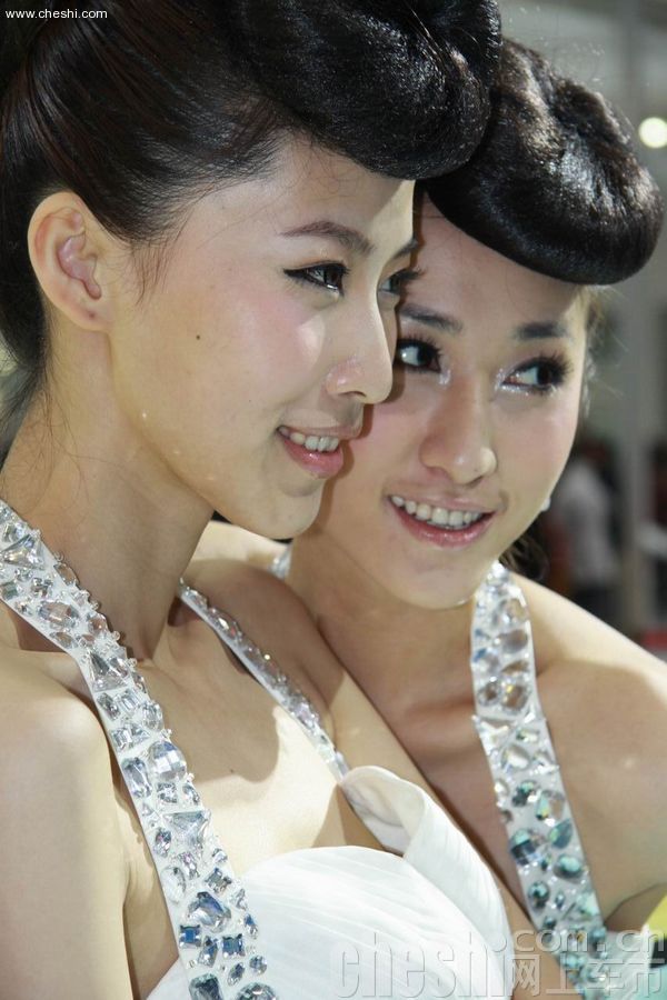 美胸模特