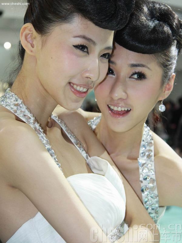 美胸模特
